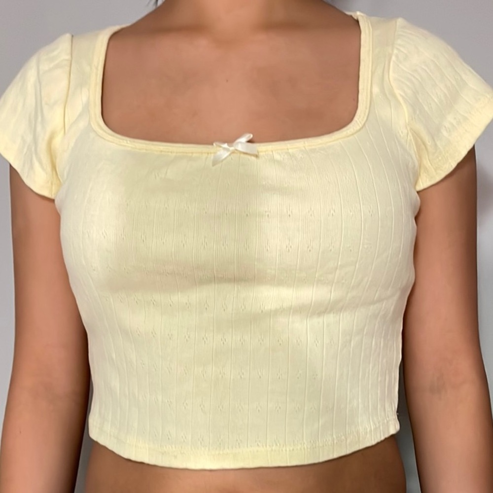 Gaze Yellow Crop Top with Vibrant Style